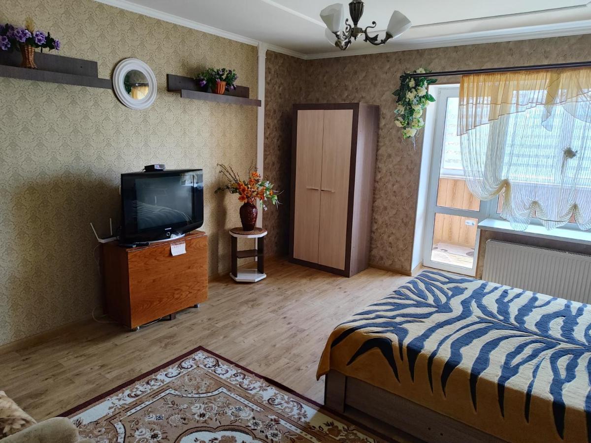 Апартаменти В Новому Будинку В Самому Центрi Khmel'nyts'kyy Exterior foto